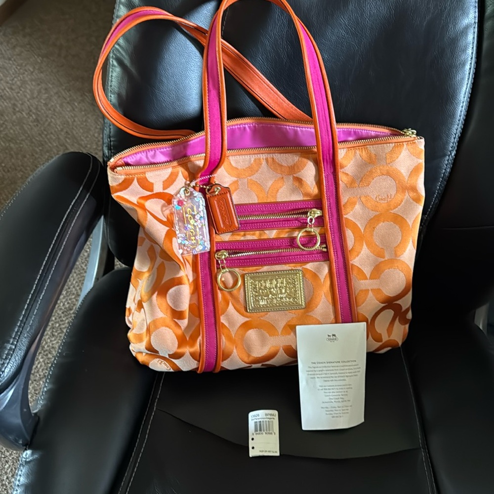 Authentic Coach Persimmon and Magenta Poppy Op Art Tote glam - Picture 1 of 4